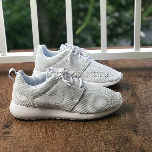 Nike Shoes - NWT Nike Roshe One White WMNS